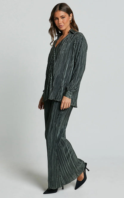 Beca Shirt - Plisse Button Up Shirt in Olive