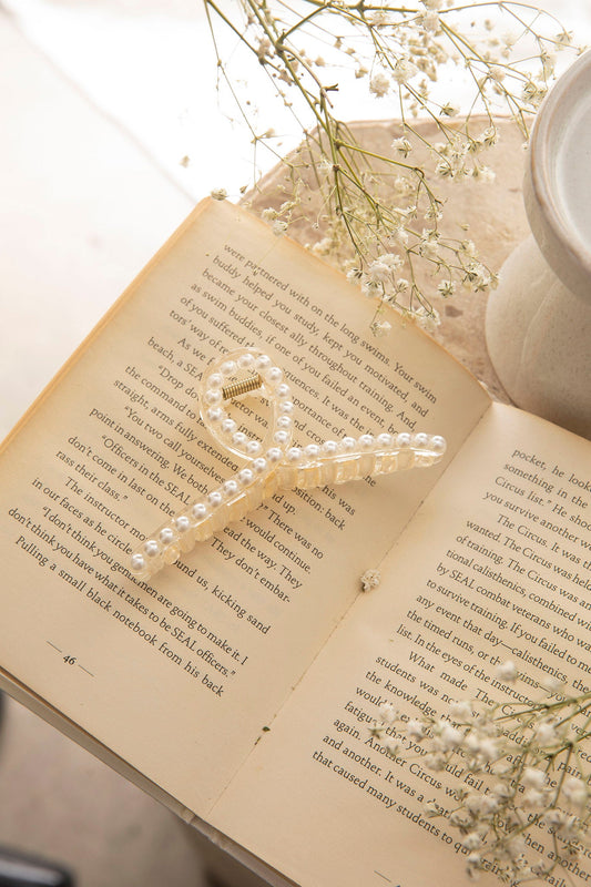 Hannah Pearl Twist Hair Clip Clear